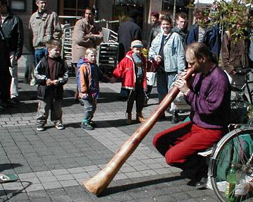 strassenmusik01.JPG (32192 Byte)