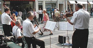 strassenmusik17.JPG (25823 Byte)